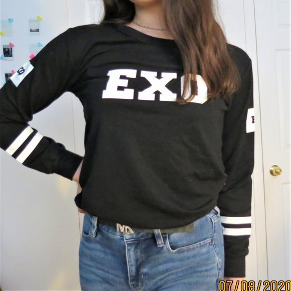 KPOP EXO merch crewneck sweatshirt - Picture 2 of 3